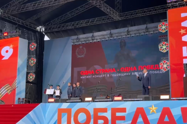 «Не разделят ни политики, ни границы». Поют и пляшут в Ивангороде, а видят и слышат в Нарве - 47news.ru