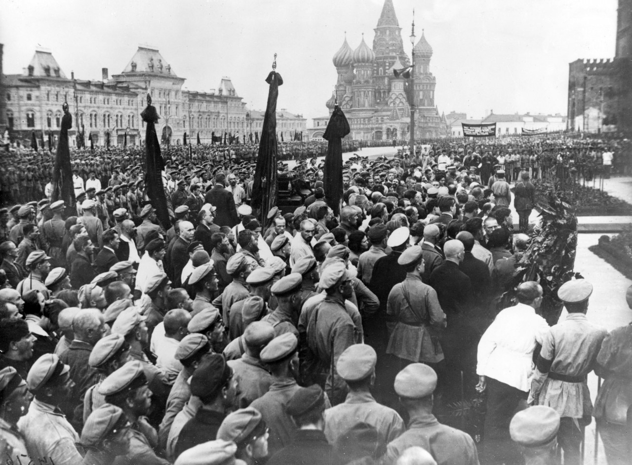 Москва в двух войнах. Ф.Э. Дзержинский и с.м. Киров в Ленинграде в феврале 1926 года.