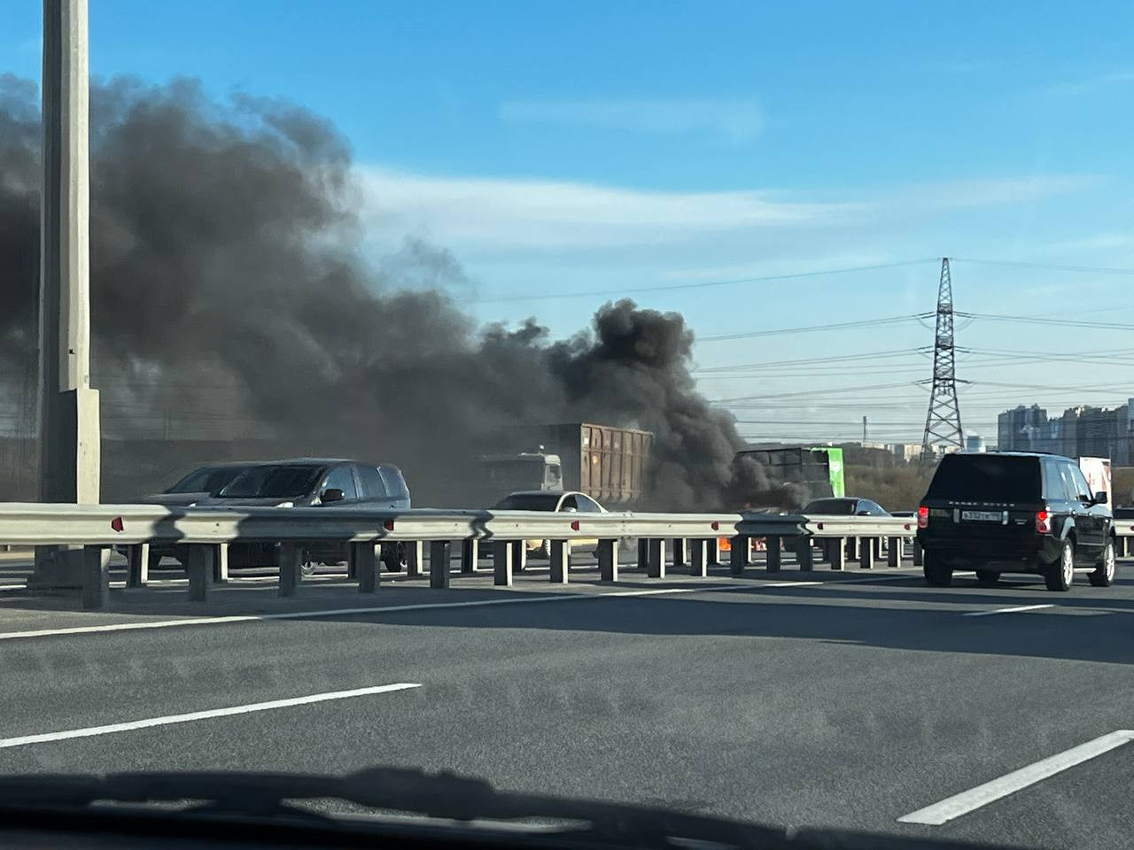 Фото: движение на КАД у Заневки тормозит сгоревшая «ГАЗель», а у Горелово -  фура, вставшая на дыбы › Статьи › 47новостей из Ленинградской области