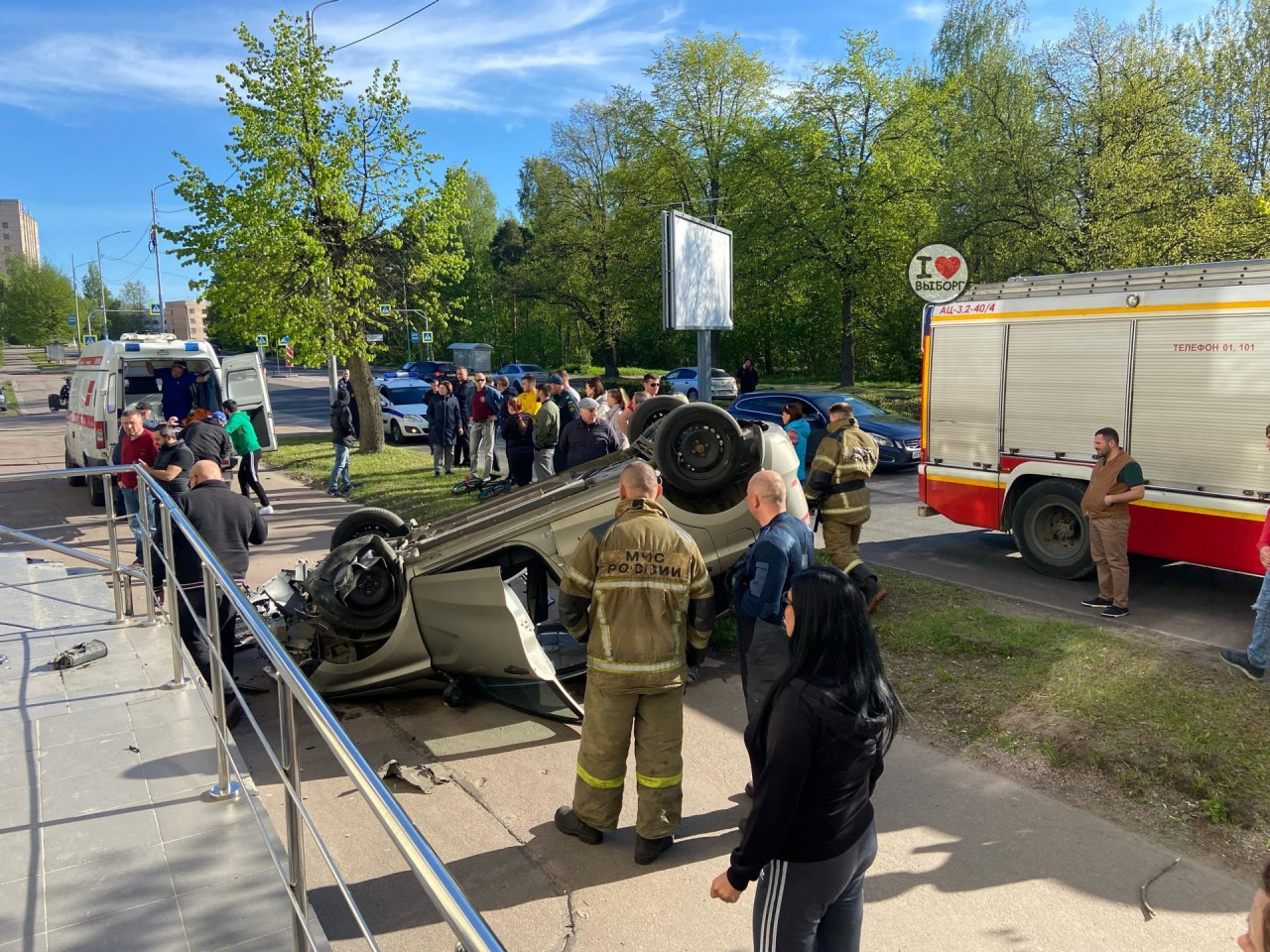 Фото: У стадиона в Выборге 