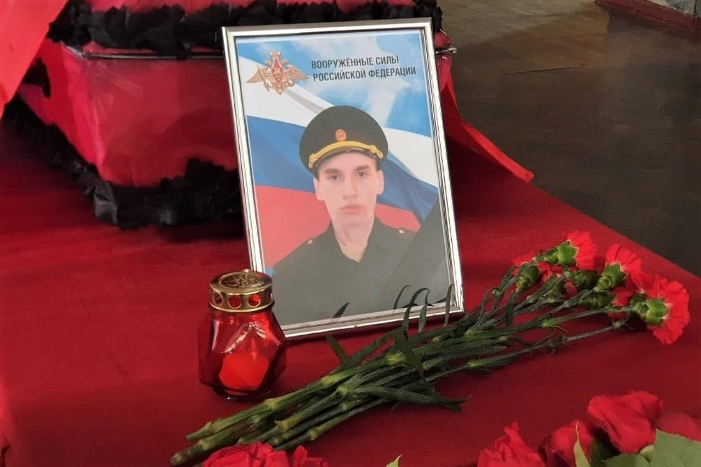 Прощание с воином. Прощание с погибшими на Украине 2022 военными. Похороны российских солдат. Прощание с военнослужащими погибшими на Украине.
