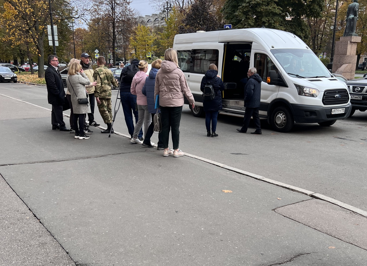 Если раны – небольшой». Маленькое прощание в большом Петербурге › Статьи ›  47новостей из Ленинградской области