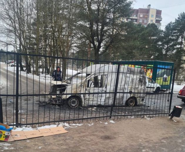 В Приладожском сгорел фургон. Возможно, с сосисками — видео › Статьи ...