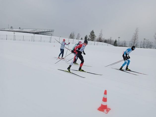 Порно молоденькие внутрь снежный русский лыжник любит жаркие русские лыжи