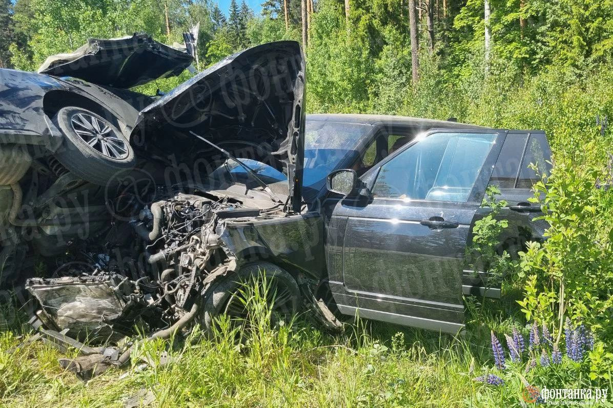 Два человека погибли в лобовой аварии под Керро. Машину пришлось разрезать  (фото) | 12.06.2023 | ЛенОбласть - БезФормата