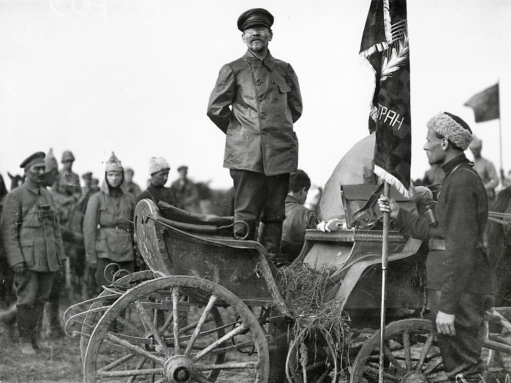 Фотография была сделана в первые годы советской власти 1917 1920 экономическая политика