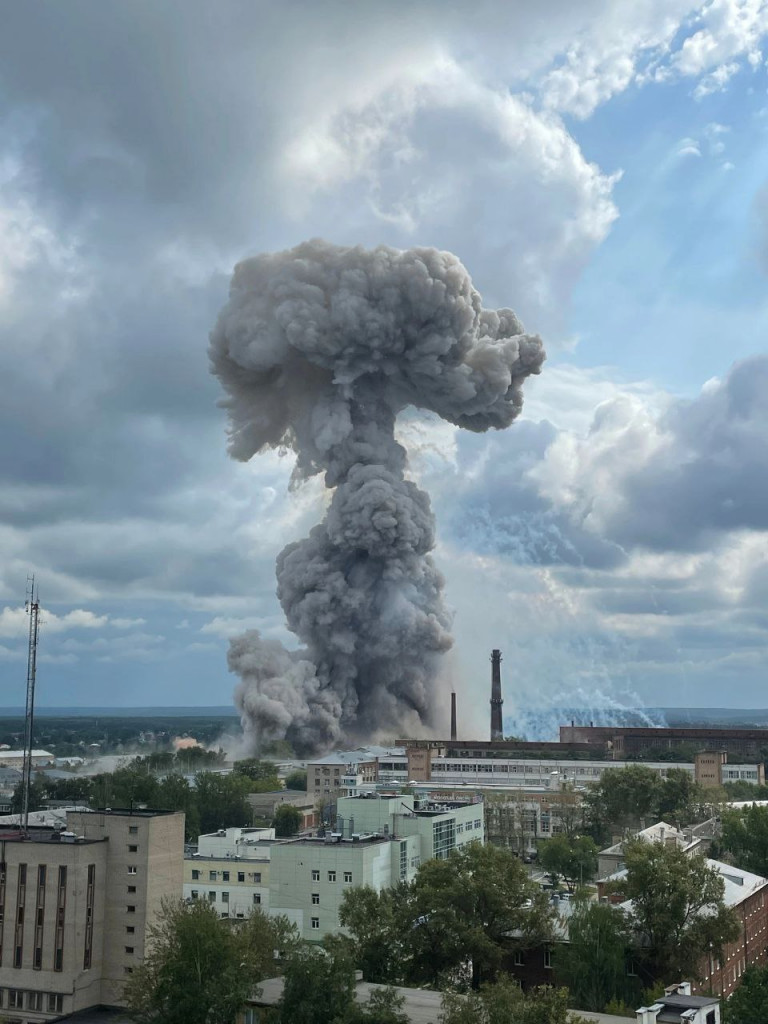 Прокуратура Подмосковья: Взрыв в Сергиевом Посаде произошел на складе с  пиротехникой на территории завода | 09.08.2023 | ЛенОбласть - БезФормата