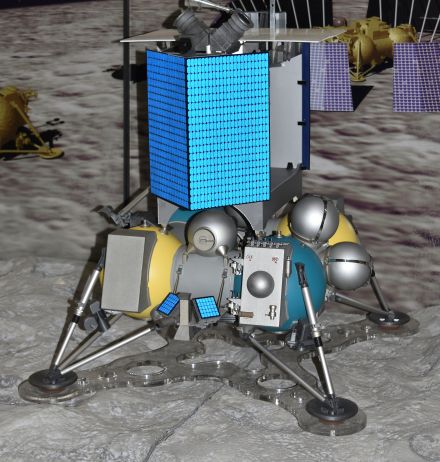 Maquette-Luna-Glob-Lander-b-DSC_0075.jpeg