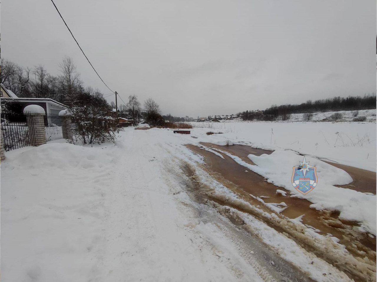 Жилой дом и дорогу затопило из-за подъема воды в Тосне (фото) | 15.12.2023  | ЛенОбласть - БезФормата