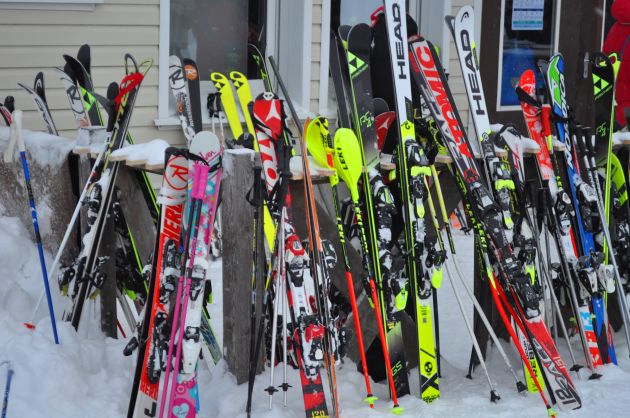 Сколько стоит прокат лыж и сноубордов в Ленобласти и где можно ...