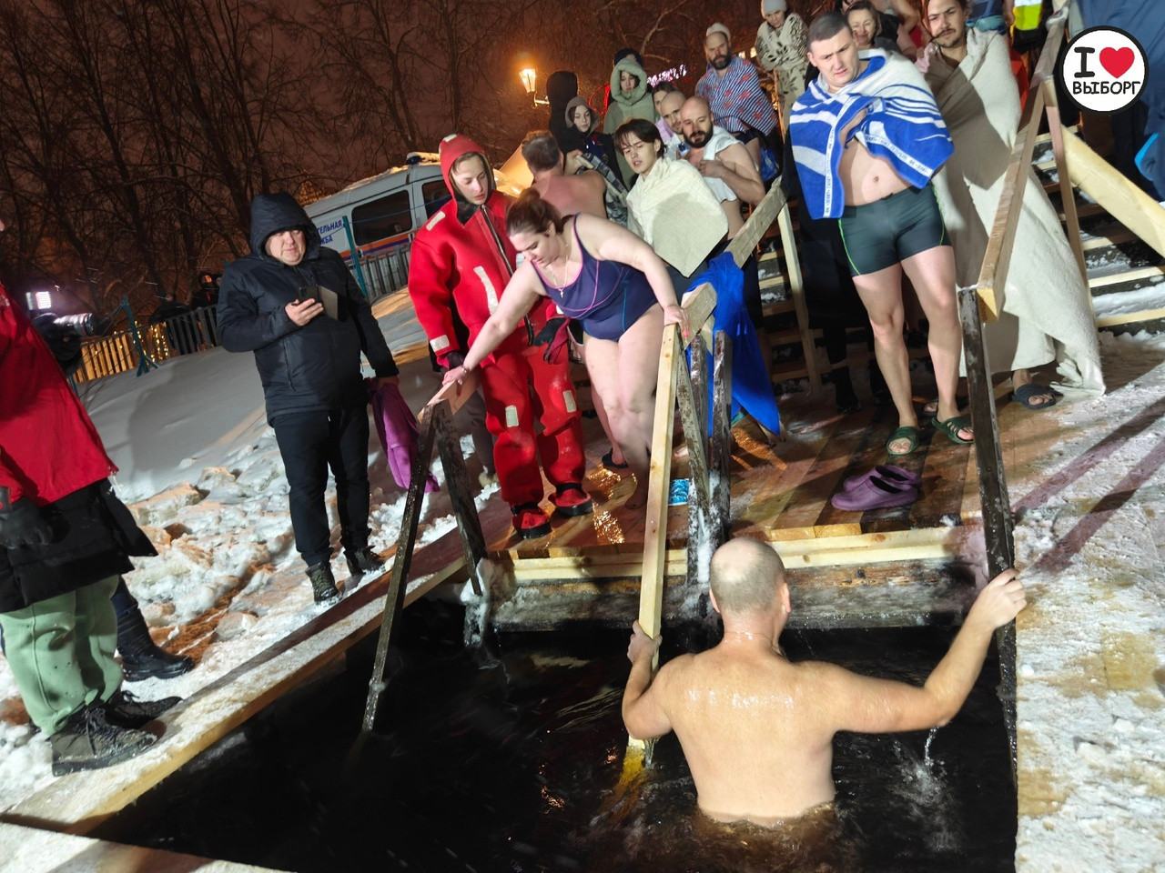 Фото: Первые крещенские купания в Ленобласти | 18.01.2024 | ЛенОбласть -  БезФормата