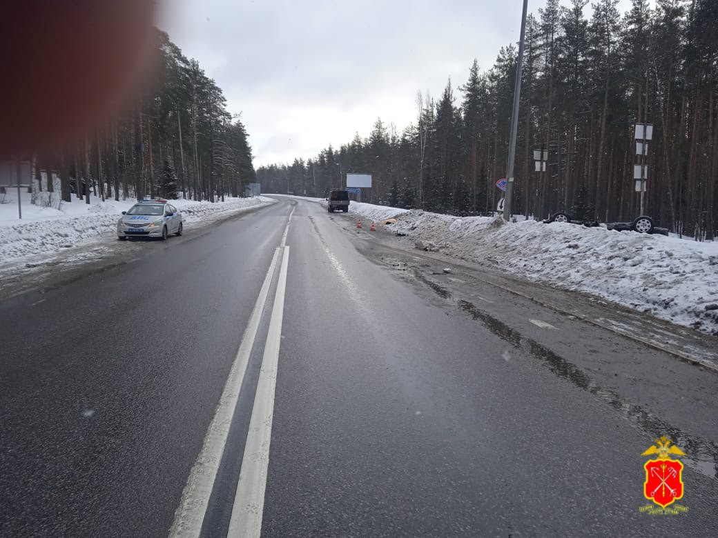 Полиция проводит проверку по факту ДТП с опрокинувшейся легковушкой во  Всеволожском районе Ленобласти 6 февраля 2024 года › Статьи › 47новостей из  Ленинградской области