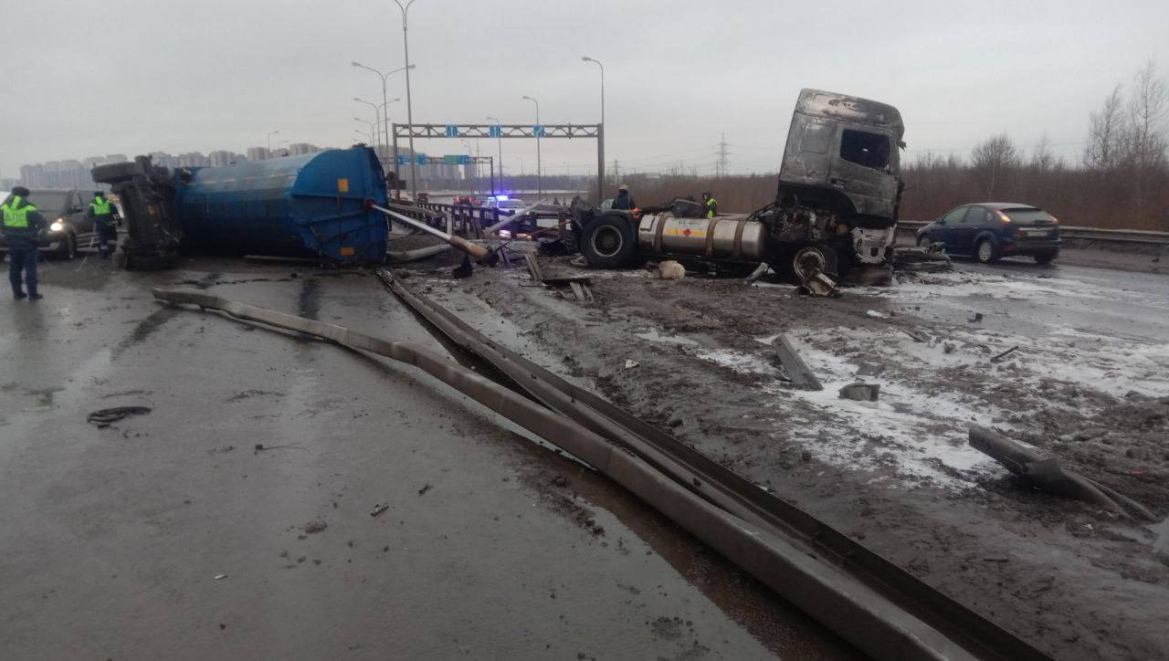 Фура врезалась в ограждение, перевернулась и загорелась на “Сортавале”.  Есть погибший › Статьи › 47новостей из Ленинградской области