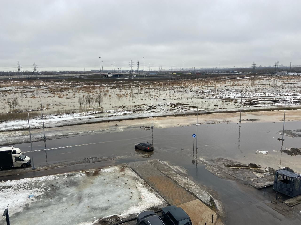 Свой Таллинский залив. Лужа гигантских размеров отрезала ЖК в Новоселье ›  Статьи › 47новостей из Ленинградской области