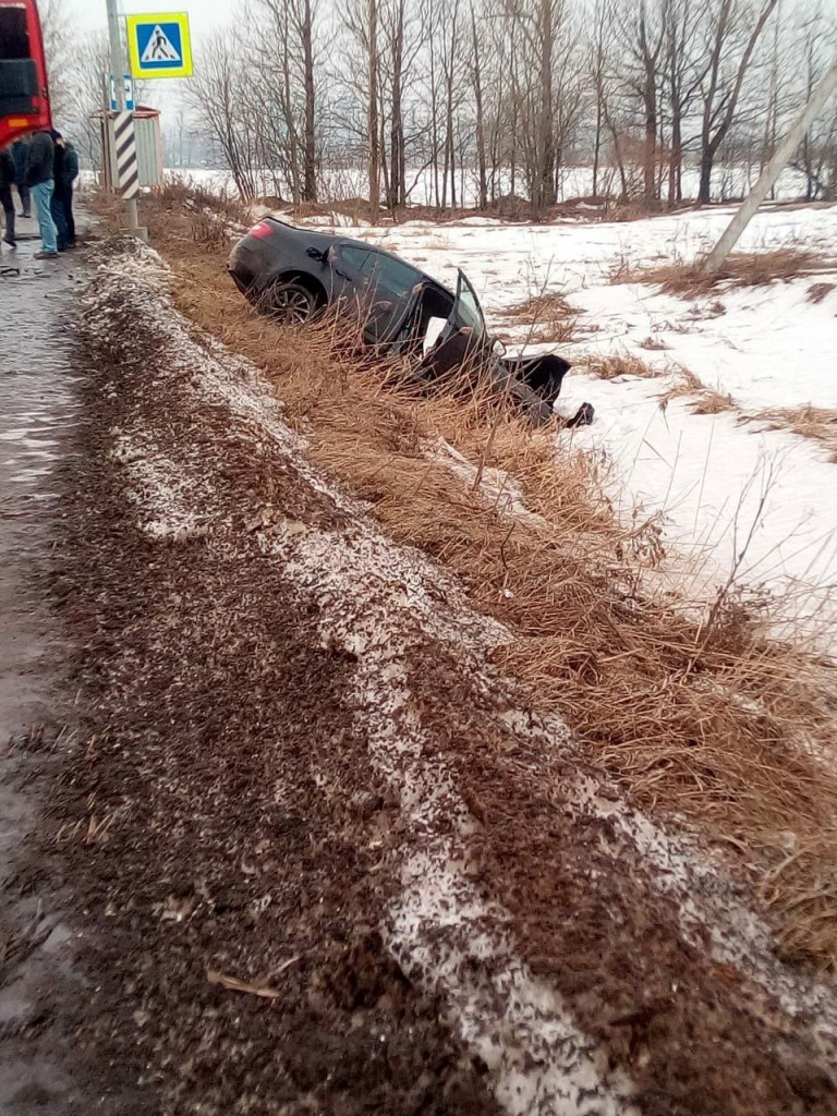 Пятеро в больнице после ДТП под Новосаратовкой. Разбиты три автомобиля ›  Статьи › 47новостей из Ленинградской области