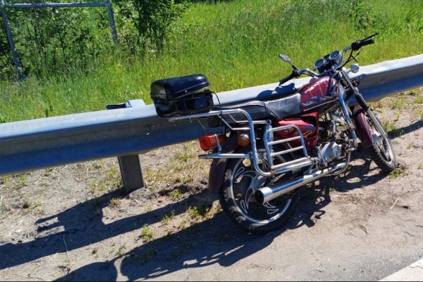 Отбойник остановил беспечного мотоциклиста на «Коле» под Шамокшей