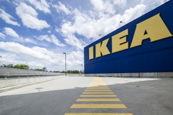 "Откроем после выходных". IKEA снова приостановила онлайн-распродажу