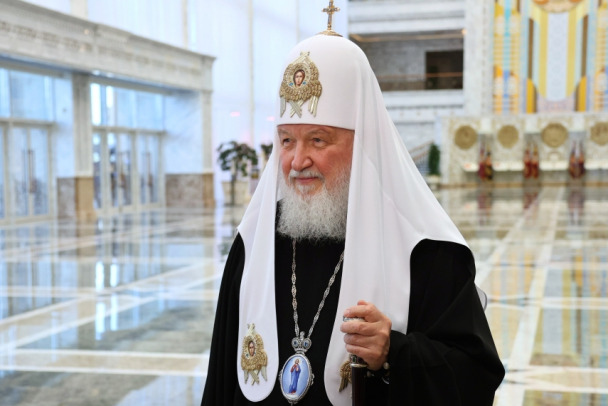 Патриарх Кирилл на Валааме освятил крест и раздал награды