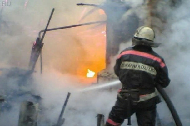 На племзаводе "РАПТИ" в Дзержинском сгорели три иностранных трактора и один наш