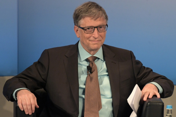 Билл Гейтс отказался от денег в пользу благотворительности — он жертвует состояние