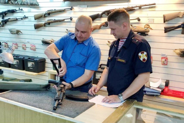 Фото: Росгвардцейцы за полгода изъяли 2,5 тысячи единиц оружия у жителей Петербурга и Ленобласти