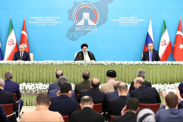 Россия и Иран договорились об активизации расчетов в нацвалютах