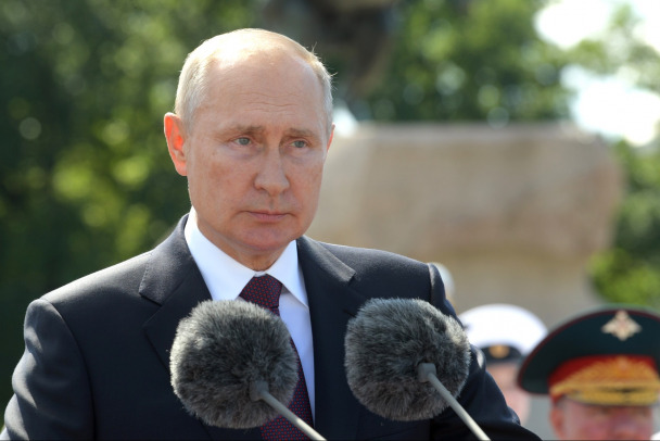 "День будет насыщенный". Путин выступит с речью в день ВМФ