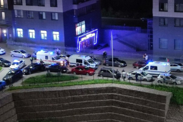 После массовой драки со стрельбой в Мурино в больницу увезли мужчину, мечтавшего стать депутатом в Новодевяткино