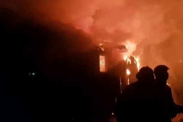 В ночном пожаре в Никольском погиб человек