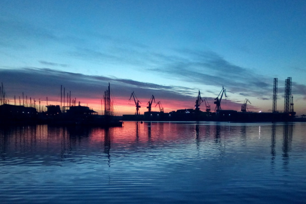 В порту Бердянска устраняют разлив нефтепродуктов