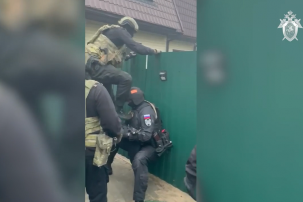 СК показал, как заходили к замначальника Госэкспертизы по делу о хищении денег из Фонда помощи дольщикам - видео