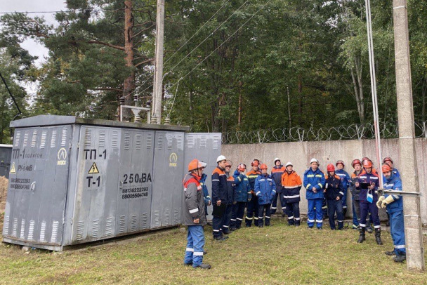 Энергетики ЛОЭСК тушили пожар и чинили цепи постоянного тока. Учения прошли в Кировске и Тосно