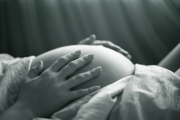 В Петербурге и Ленобласти около 8 тысяч женщин получают ранние пособия для беременных