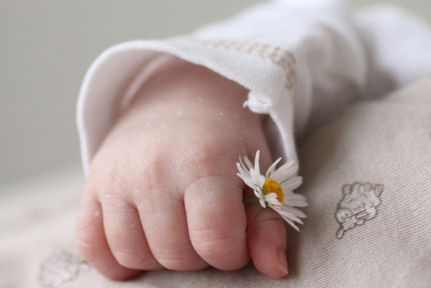 Аномалия у одного на 100 тысяч. Петербургские врачи спасли младенца с видимой пульсацией сердца