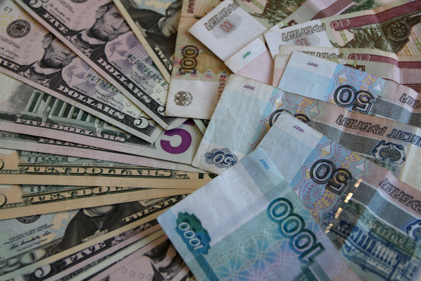 Банковский аналитик: курс доллара может вырасти до 70 рублей