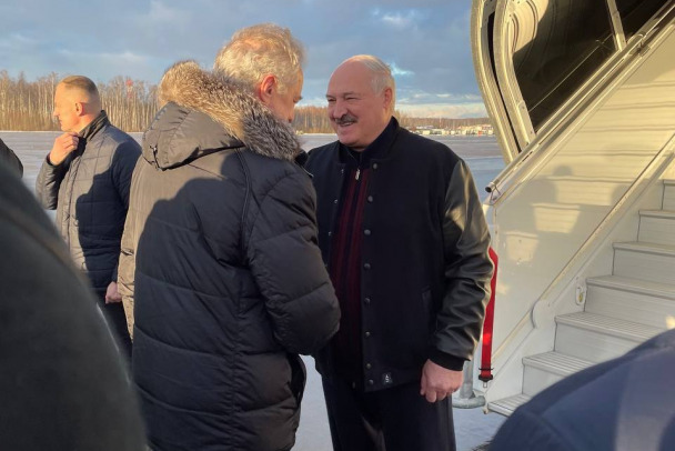 Лукашенко прибыл в Петербург. На берегах Невы пройдет неформальный саммит СНГ
