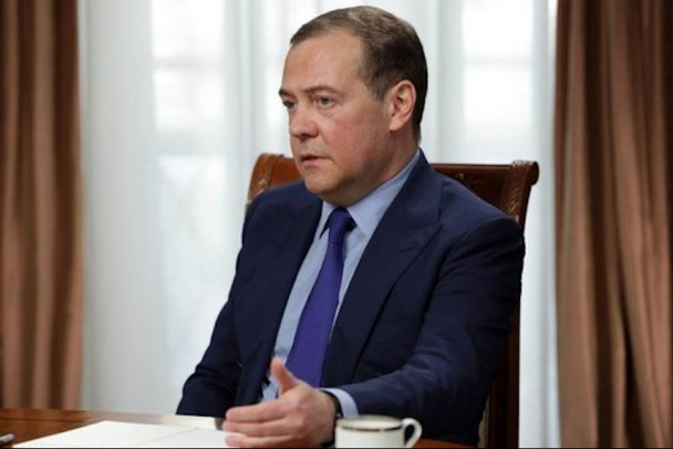 Путин назначил Медведева первым заместителем по ВПК