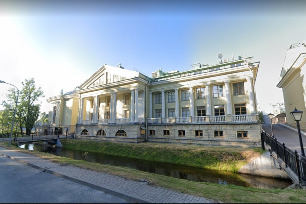 Ба! сомнительные лица! Кем прирастает самая властная цитадель Петербурга