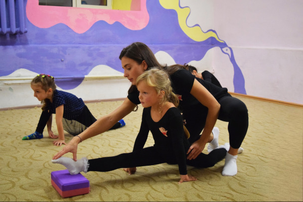 В Петербурге открывается набор в школу художественной гимнастики GymBalance
