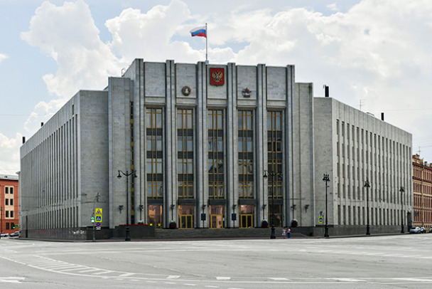Слабы на статус. Депутатам запретили въезжать во Двор