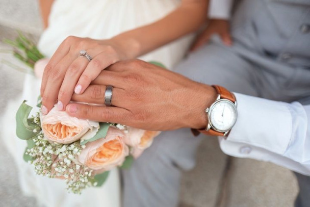 Полтысячи пар в Ленобласти начали новый год со свадеб. На свет за месяц появились 1070 малышей