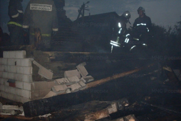 Двое погибших обнаружены на пепелище частного дома в центре Светогорска