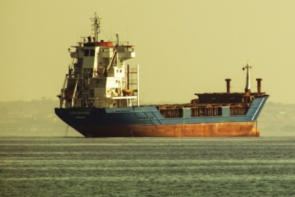 Первые танкеры с нефтепродуктами покинули Усть-Лугу после глобального эмбарго ЕС