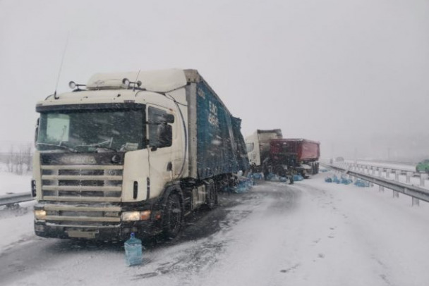 Движение по «Сортавале» открыто после массовой аварии с грузовиками и легковушками