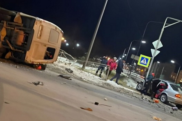 Один человек погиб и двое пострадали в аварии в Киришах (фото)