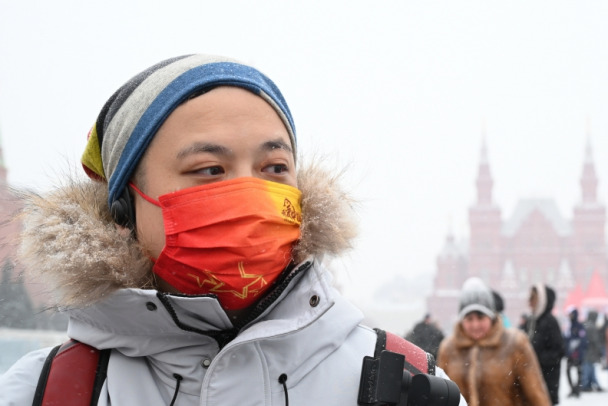 В порядке эксперимента. Туристы из Китая погуляли по Москве и Петербургу