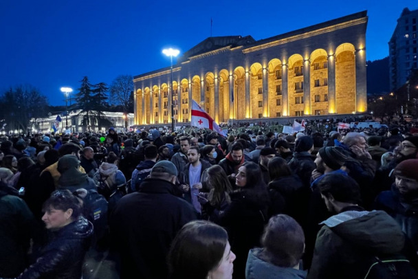 Протестующие потребовали отставки правительства Грузии