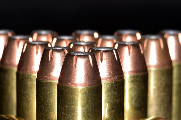 У магазина в Углово найдены коробки с бронебойными пулями для снайпера