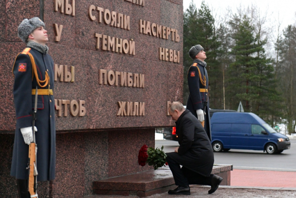 Путин поручил модернизировать Дорогу жизни