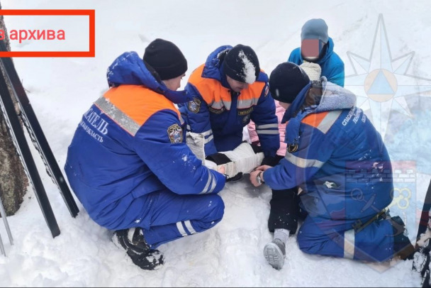 Пожилой женщине с поврежденной ногой помогли выбраться из леса у Нурмы